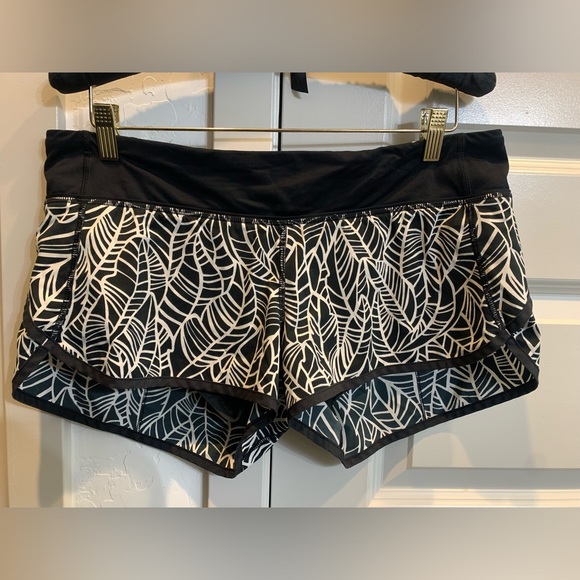 lululemon athletica Pants - Lululemon Speed Up Shorts 10 Banana Leaf black white stripe gym hotty hot